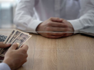 5 People Who Shouldn’t Know About Your Savings