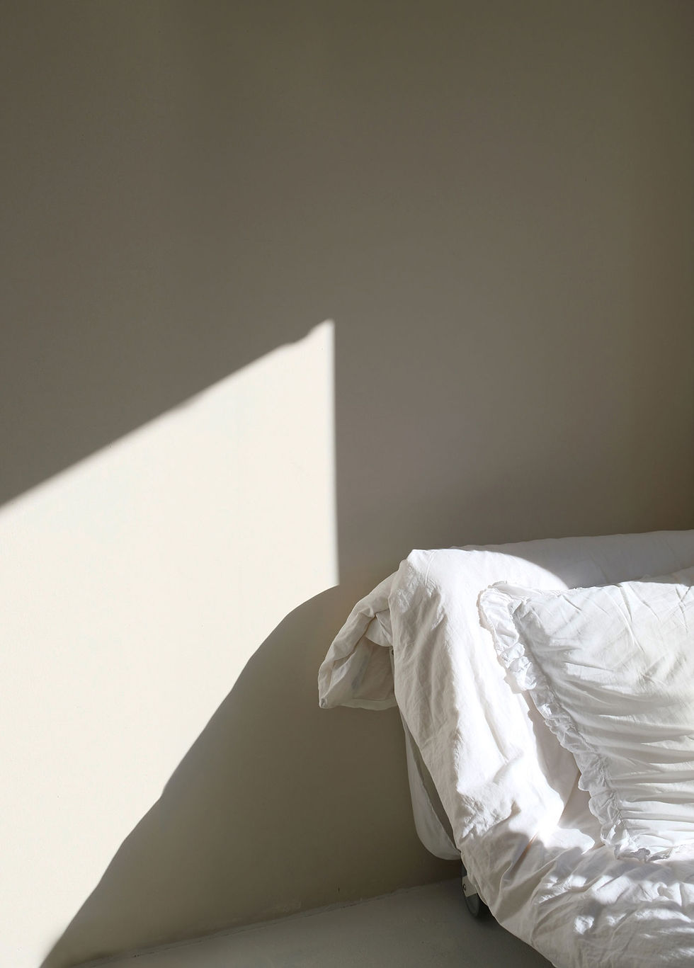 Minimal Bedroom Decor