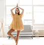 Pratiquer le yoga avec une robe