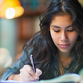 Estudiante estudiando