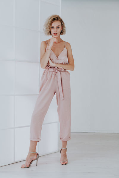 Unwrapping Glamour: Celebrity-Inspired Christmas Party Looks for the Modern Fashionista