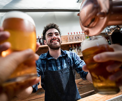 Bières à un comptoir