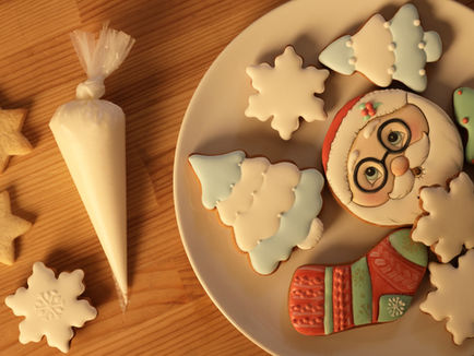 A Comparison of Christmas and New Year Celebrations in Different Countries