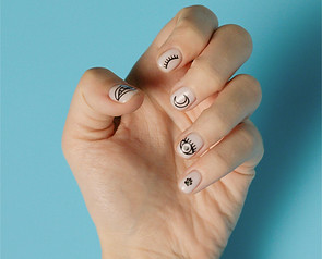 Minimalist Nail Art