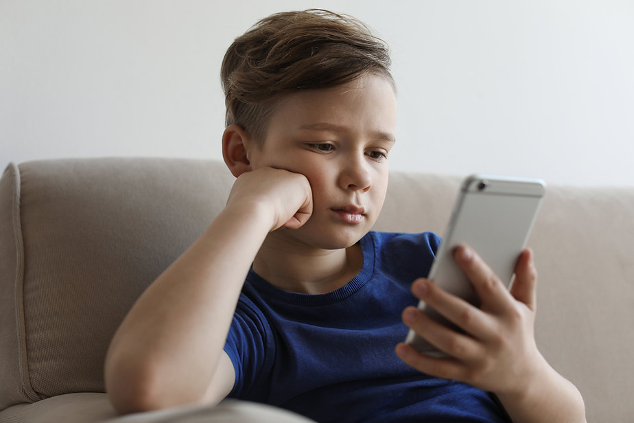 Child on Smartphone