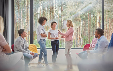 Menschen während des Workshops