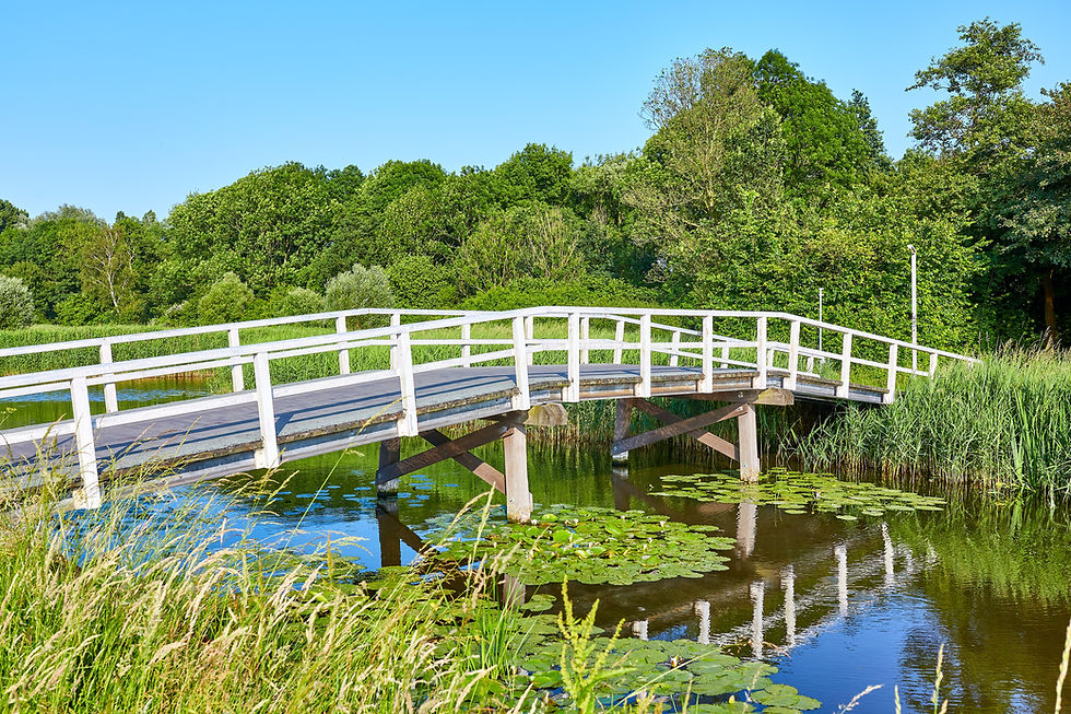 Witte loopbrug
