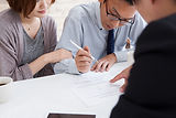 Assinando um contrato