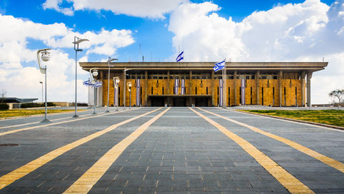 אצטלה אקדמית להמשך שלטון עדתי-מעמדי