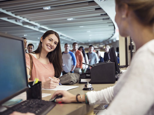 How Professional Models for Trade Shows Elevate Brand Visibility