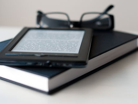 E-Reader mit Brille