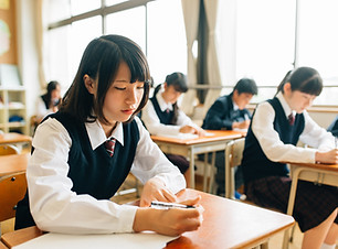 Pupitres de aula de estudiantes