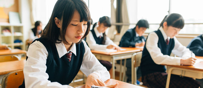 誰かと自分を比べすぎないで…!テッサーの自己評価維持モデル
