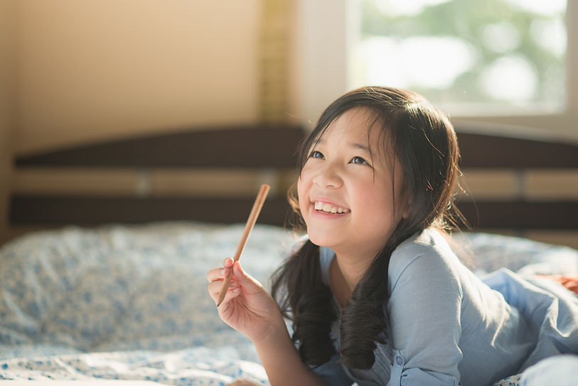 在床上做白日夢