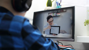 A Student taking one on one python coaching classes