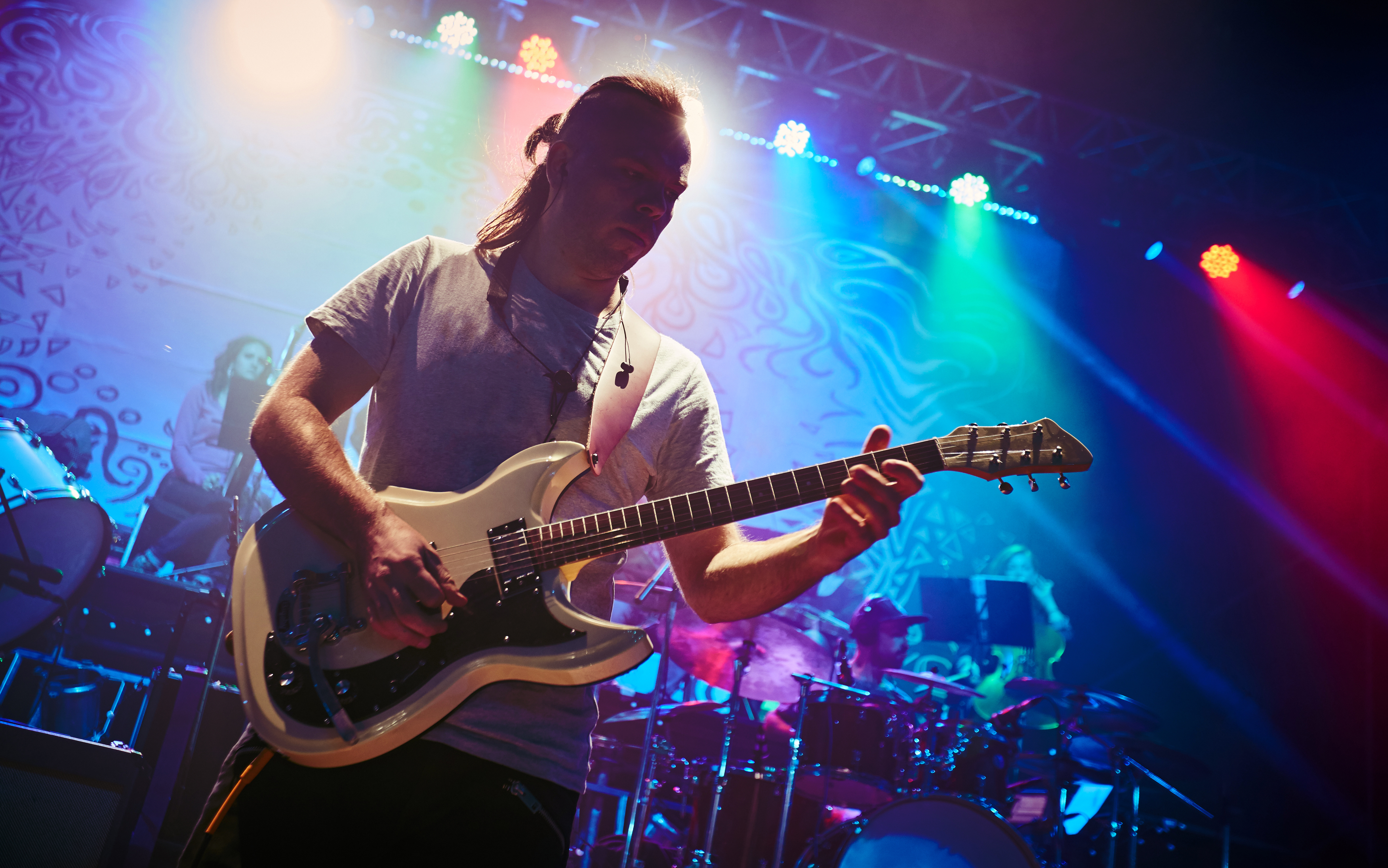 Guitarrista no palco