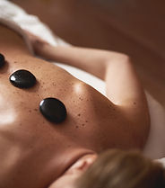 Massage aux pierres chaudes