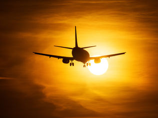 Brasileiros da Latam em UK não conseguem resgatar as milhas oferecidas no programa da empresa