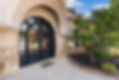 Porta frontal ornamentada