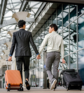 Pareja viajando junta