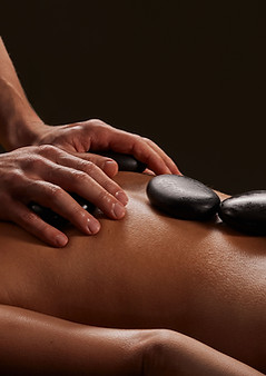 Masaje con piedras calientes