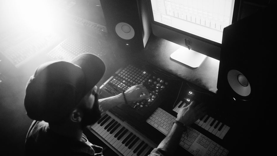 Finding the Right Mentor: A Game-Changer for Your Music Career