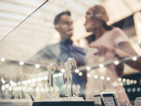 5 Things to Consider When Buying Jewelry as a Gift