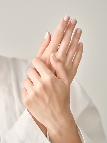 Elegante naakt manicure