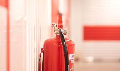 Roter Feuerlöscher