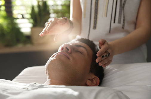 reiki en chakra healing bij stress en burnout klachten om meer rust en balans te krijgen