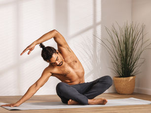 CALM AND UNCLUTTER YOUR MIND WITH THESE EASY YOGA POSES