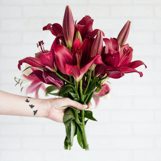 Magenta Bridal Bouquets & Grooms Buttonholes to Make a Bold Statement at Weddings in 2023