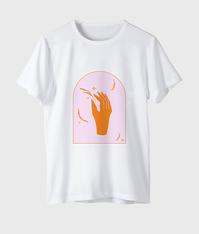 Camiseta con estampado de mano