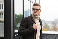 Mann mit Brille