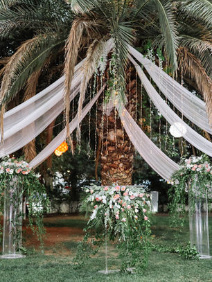 Beautiful Blooms on Any Budget: How We Create Stunning Florals for Every Occasion at Blossom & Cloth