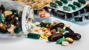 インスリン作用を介さずに血糖を低下させる新しい糖尿病薬―ＳＧＬＴ２阻害薬