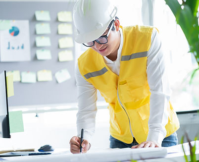 데이터를 확인하는 엔지니어