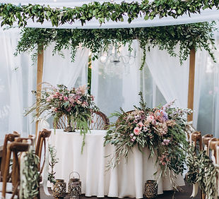 Elegant wedding table decor