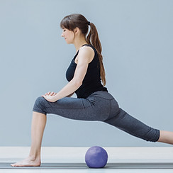 Pilates di pratica della donna