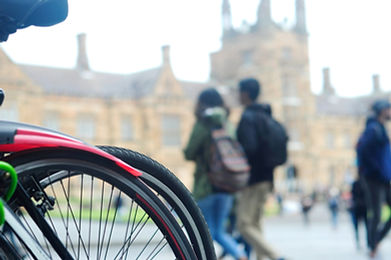 Fahrrad auf dem Universitätscampus