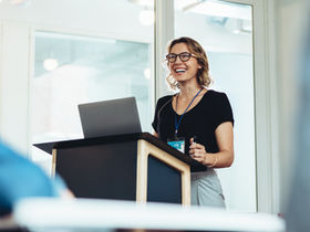 How to Make Speech Notes and Talking Points for Your Next Meeting or Presentation
