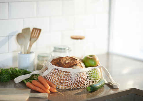 Pour une consommation écoresponsable, sacs en tissu réutilisable pour transporter les tartes, les fruits & légumes