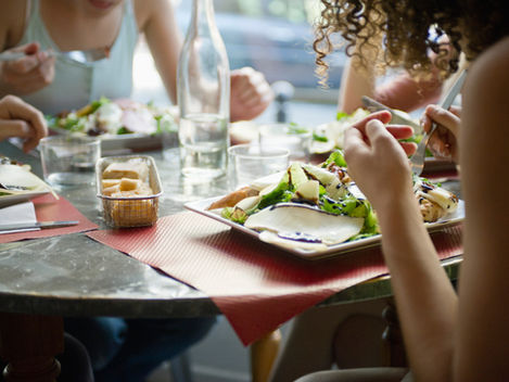women eating brunch