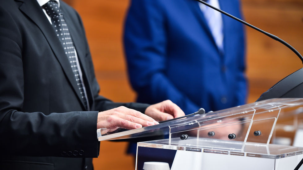 Analisi sul ruolo della politica estera italiana e sulle possibilità di influenza nel Mediterraneo e Medio Oriente.