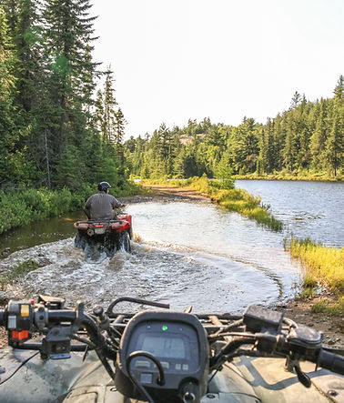 Conduire un VTT dans l’eau