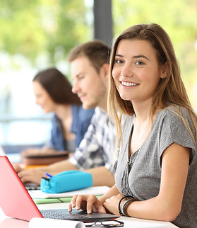 Birlikte Ders Çalışan Öğrenciler