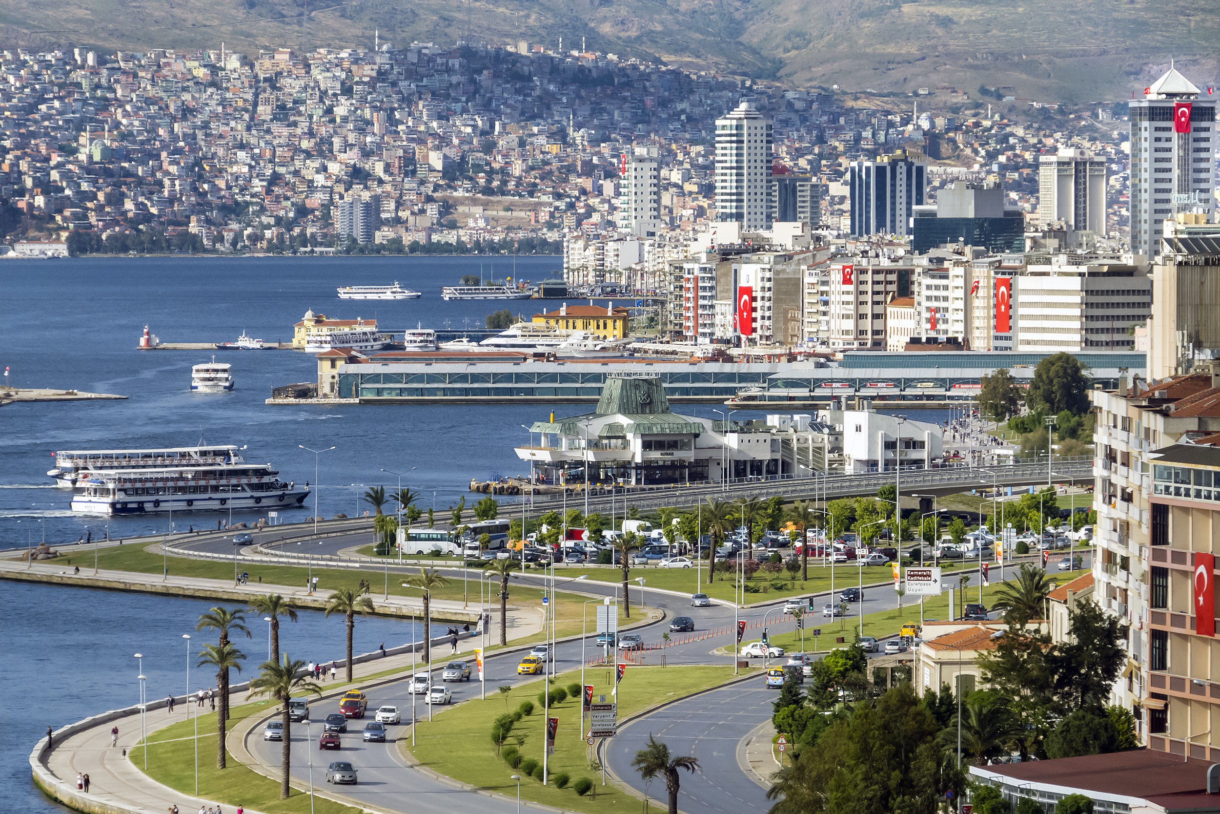 Zeynep Kaya'nın doğa temalı fotoğraflarından oluşan albüm, Fotoğraf Dünyası ile ortak üretimdir.