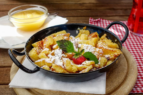 Kaiserschmarrn mit Apfelmus