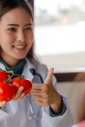 Holding Tomatoes