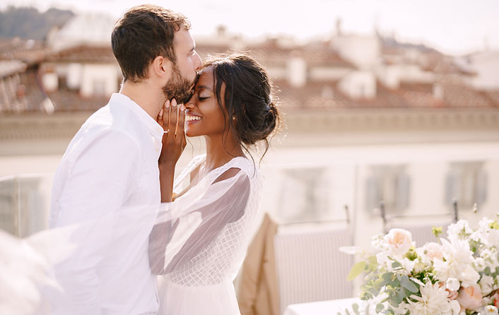 Mariage romantique sur les toits